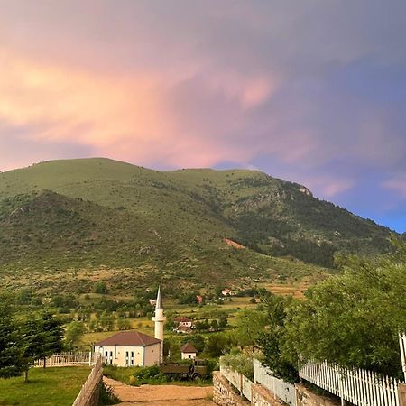 Lura Hotel Fushe-Lure Εξωτερικό φωτογραφία