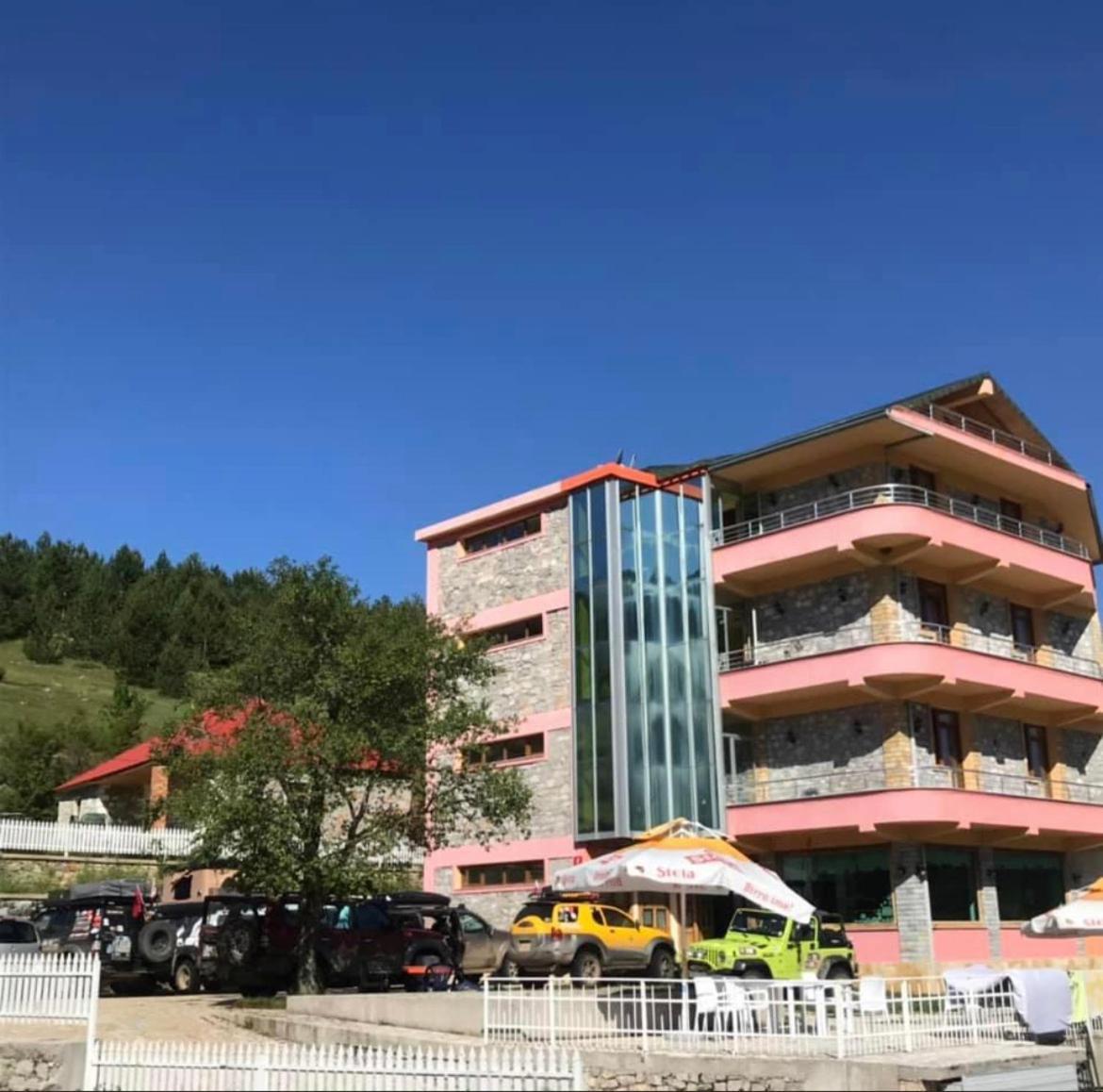 Lura Hotel Fushe-Lure Εξωτερικό φωτογραφία