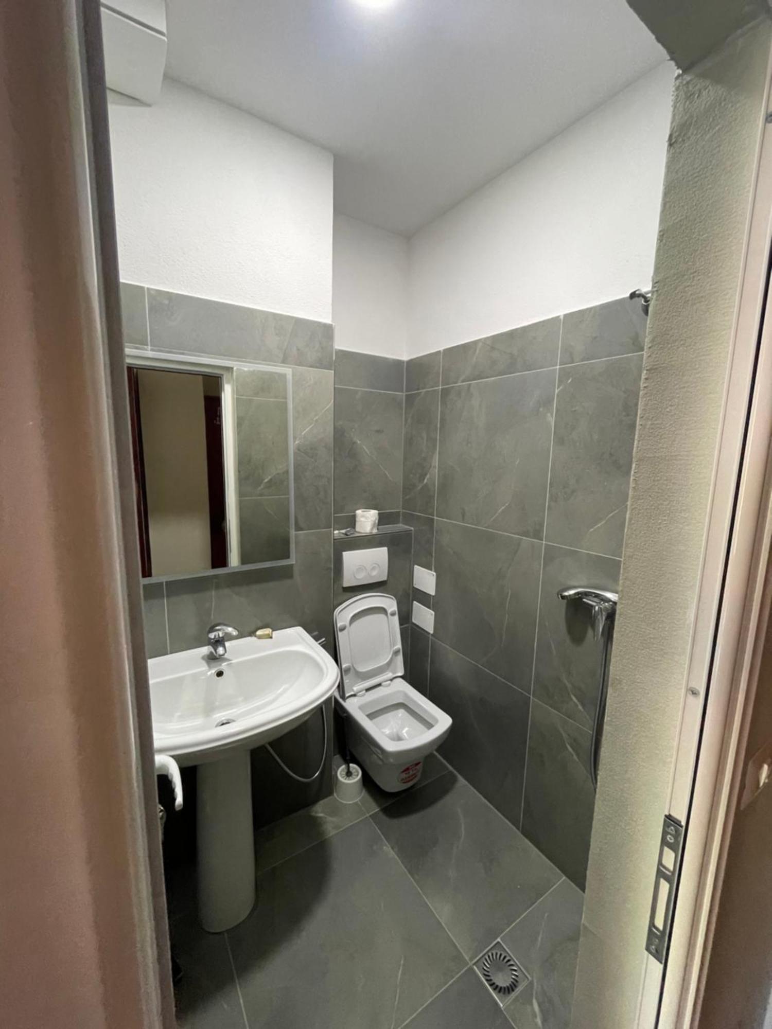 Lura Hotel Fushe-Lure Εξωτερικό φωτογραφία