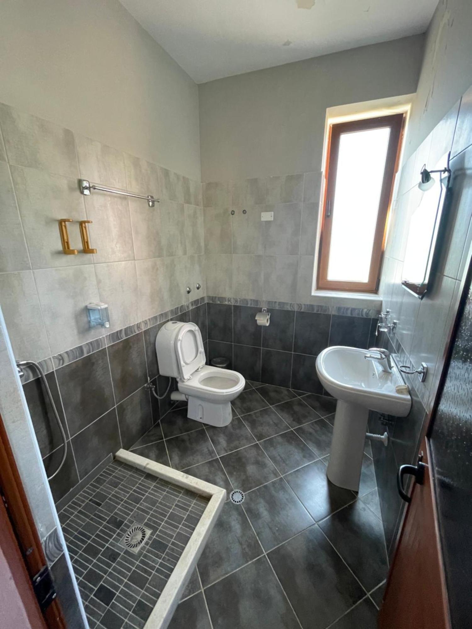 Lura Hotel Fushe-Lure Εξωτερικό φωτογραφία